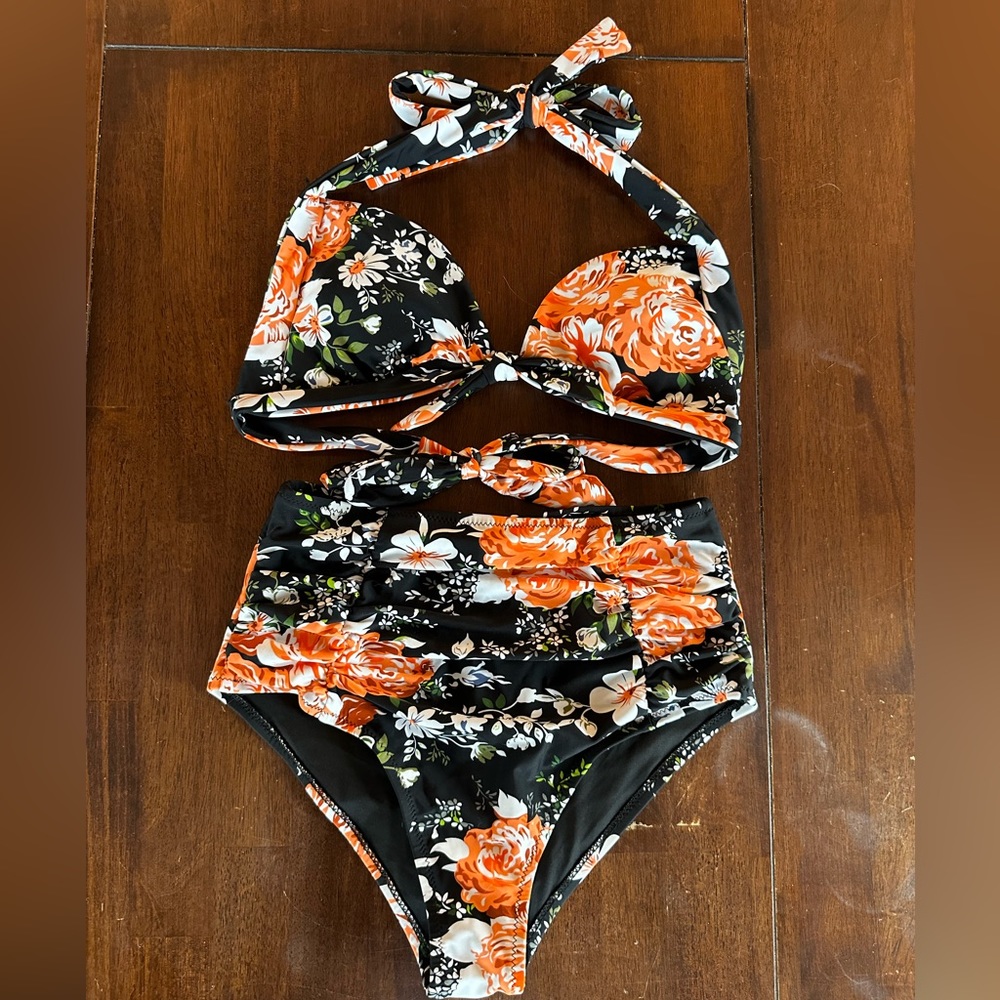 Cupshe Floral Bikini Size Small